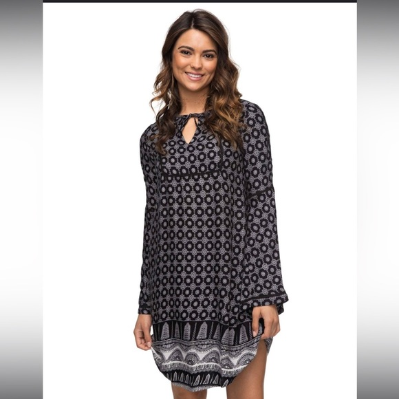 Roxy Brilliant Sky long sleeved mini dress boho bell sleeve Black & White size M - Picture 1 of 11